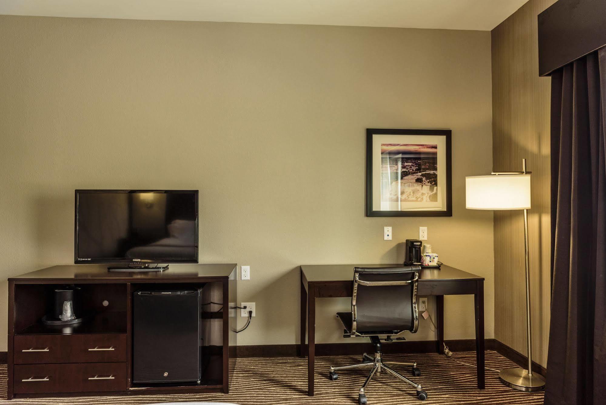 Holiday Inn Express & Suites Cheektowaga North East By Ihg المظهر الخارجي الصورة